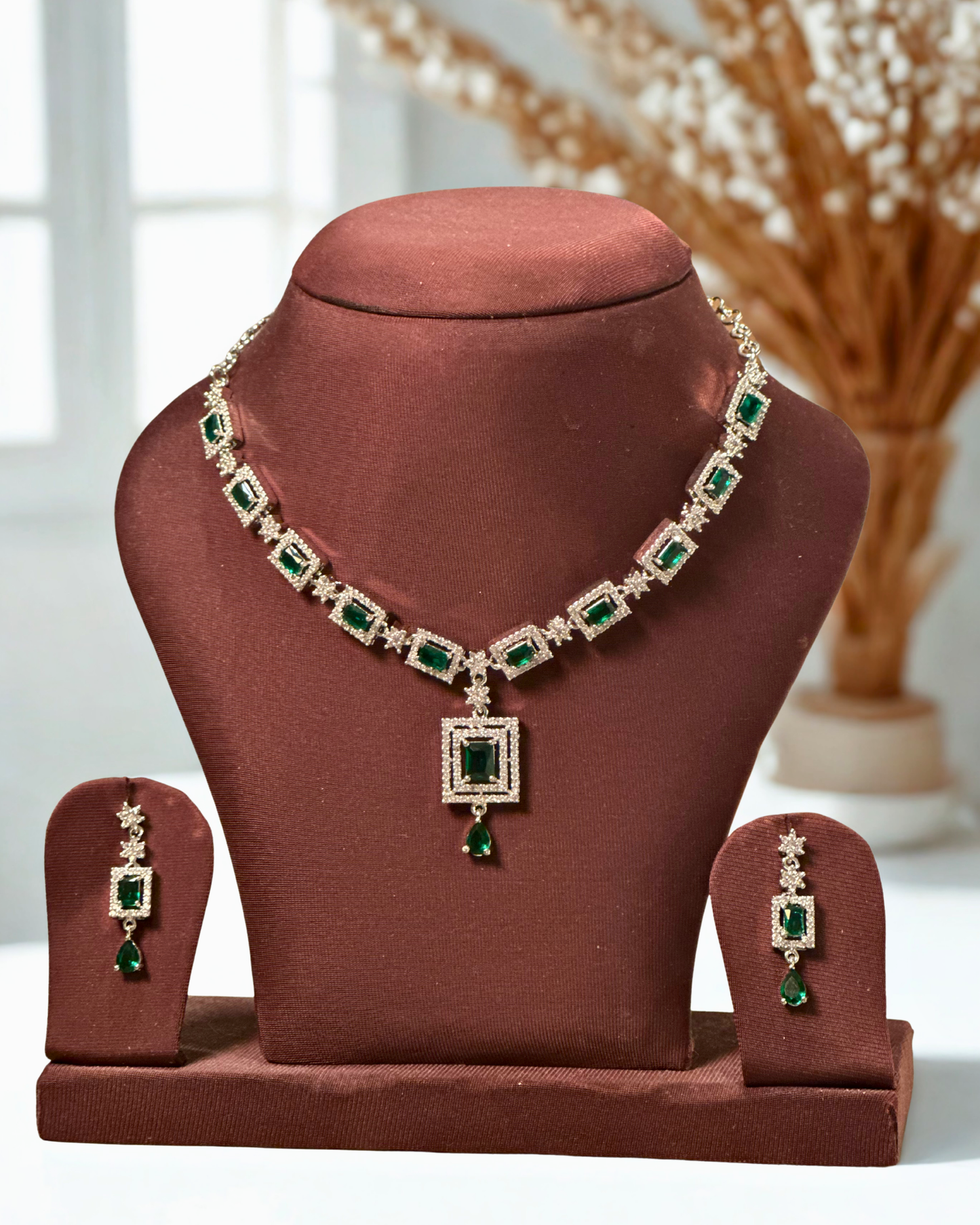 Avira: Emerald Square-Cut Silver-Plated Set